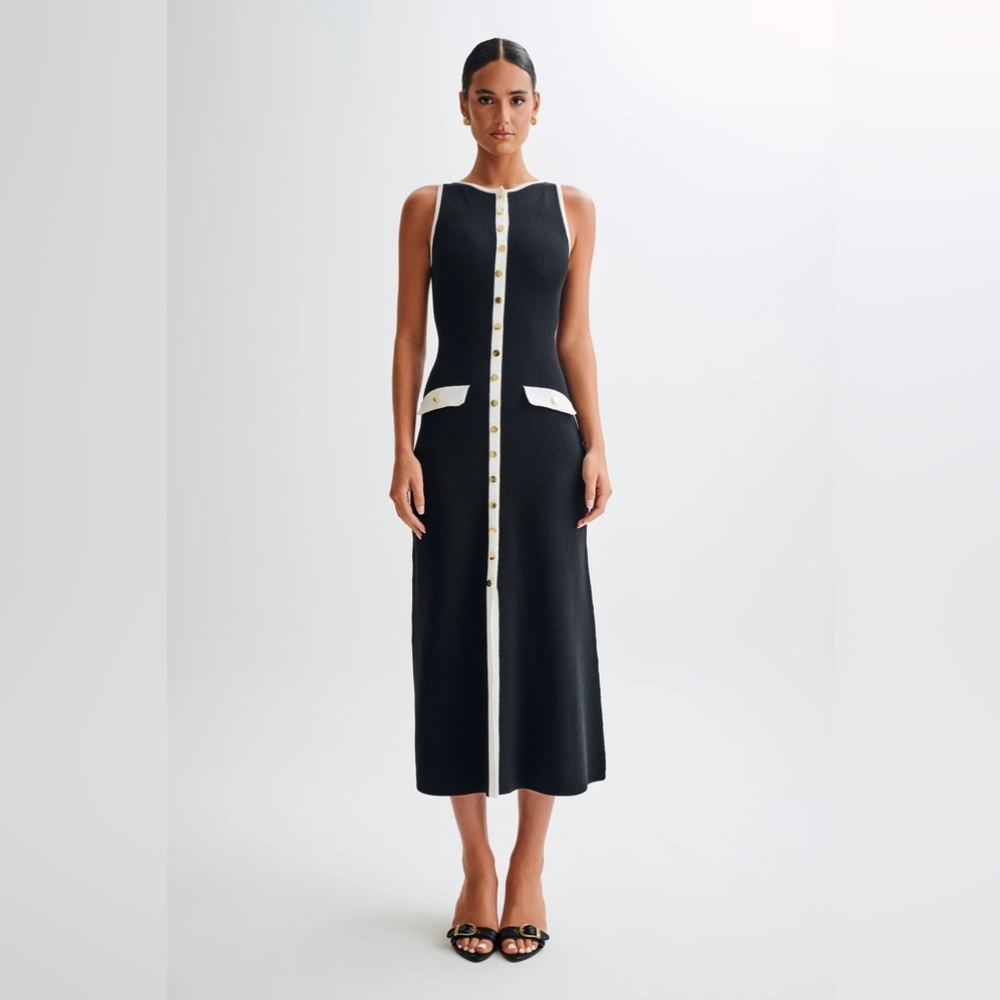 🖤🤍🖤 RARE! MESHKI “SAWYER”
Sleeveless Buttoned Maxi Dress - Black/White
XXS